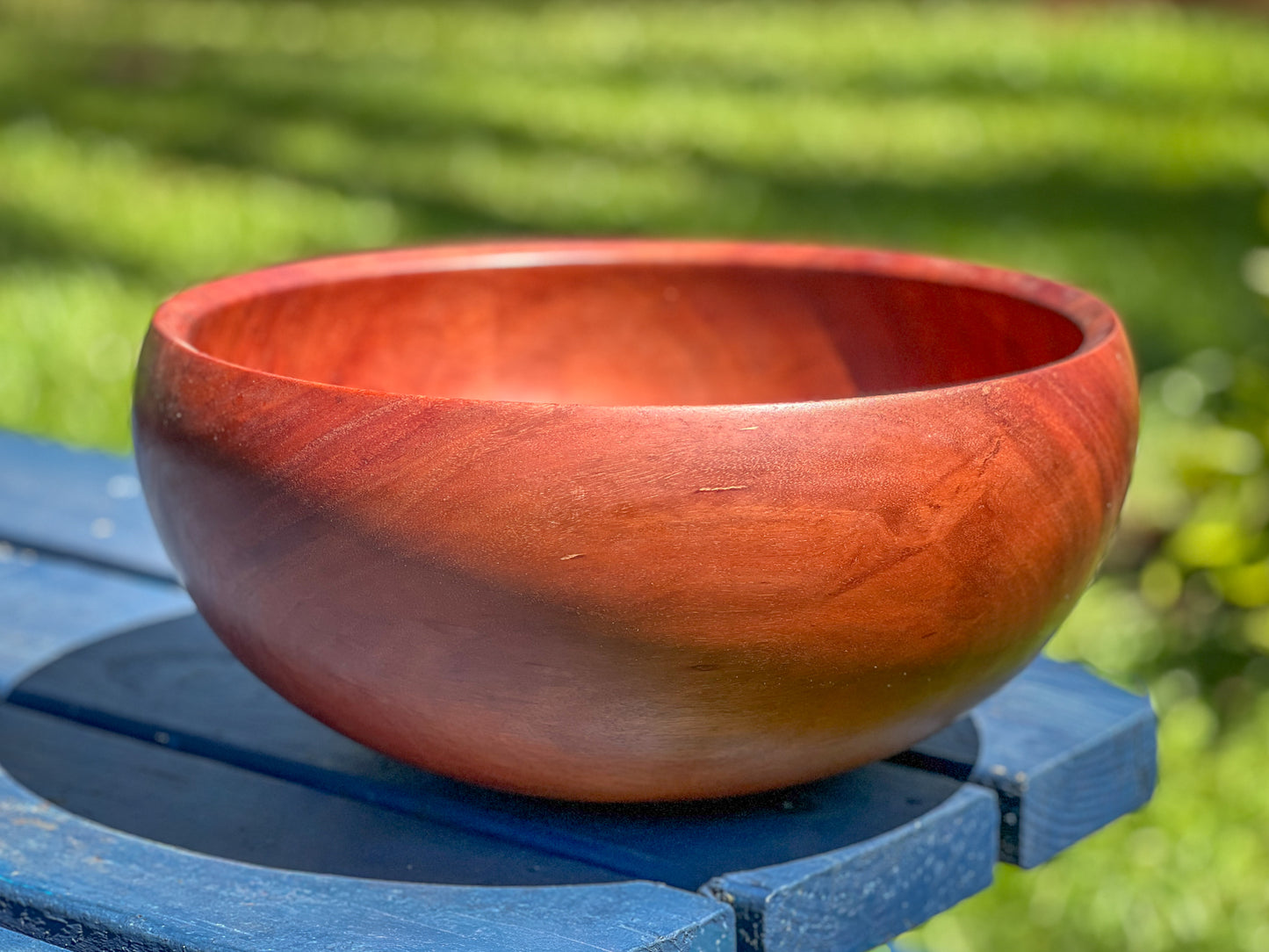 Lychee wood bowl